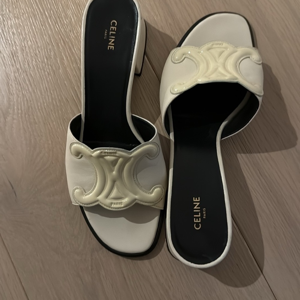 Authentic CELINE Women’s CLEMENCE MULE IN LAMBSKIN AND PATENT CALFSKIN - Picture 4 of 5